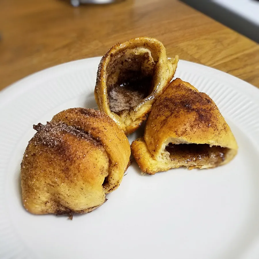 Dessert cave crescent rolls