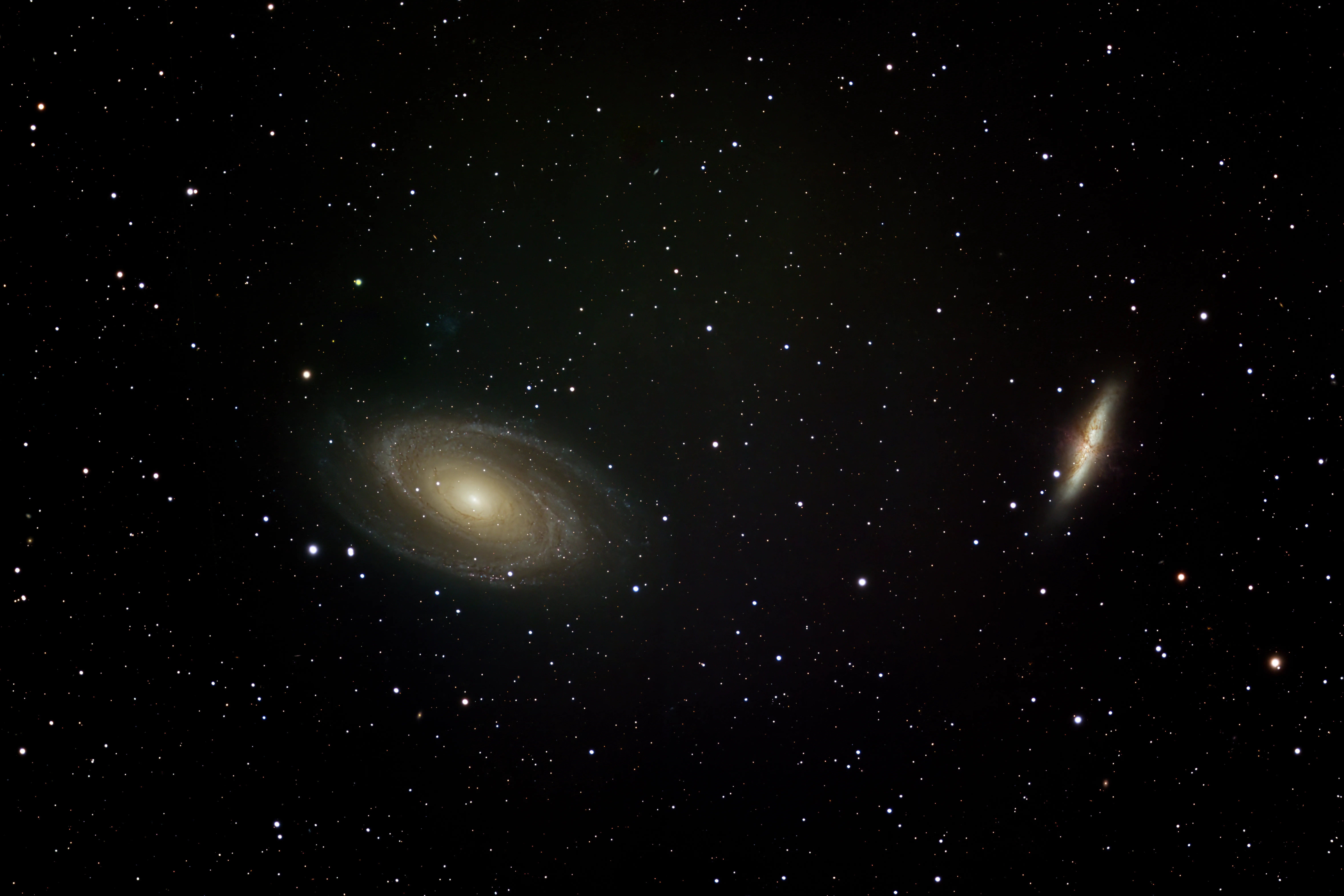 M81 and M82 galaxies astrophoto through a TEC APO180FL telescope
