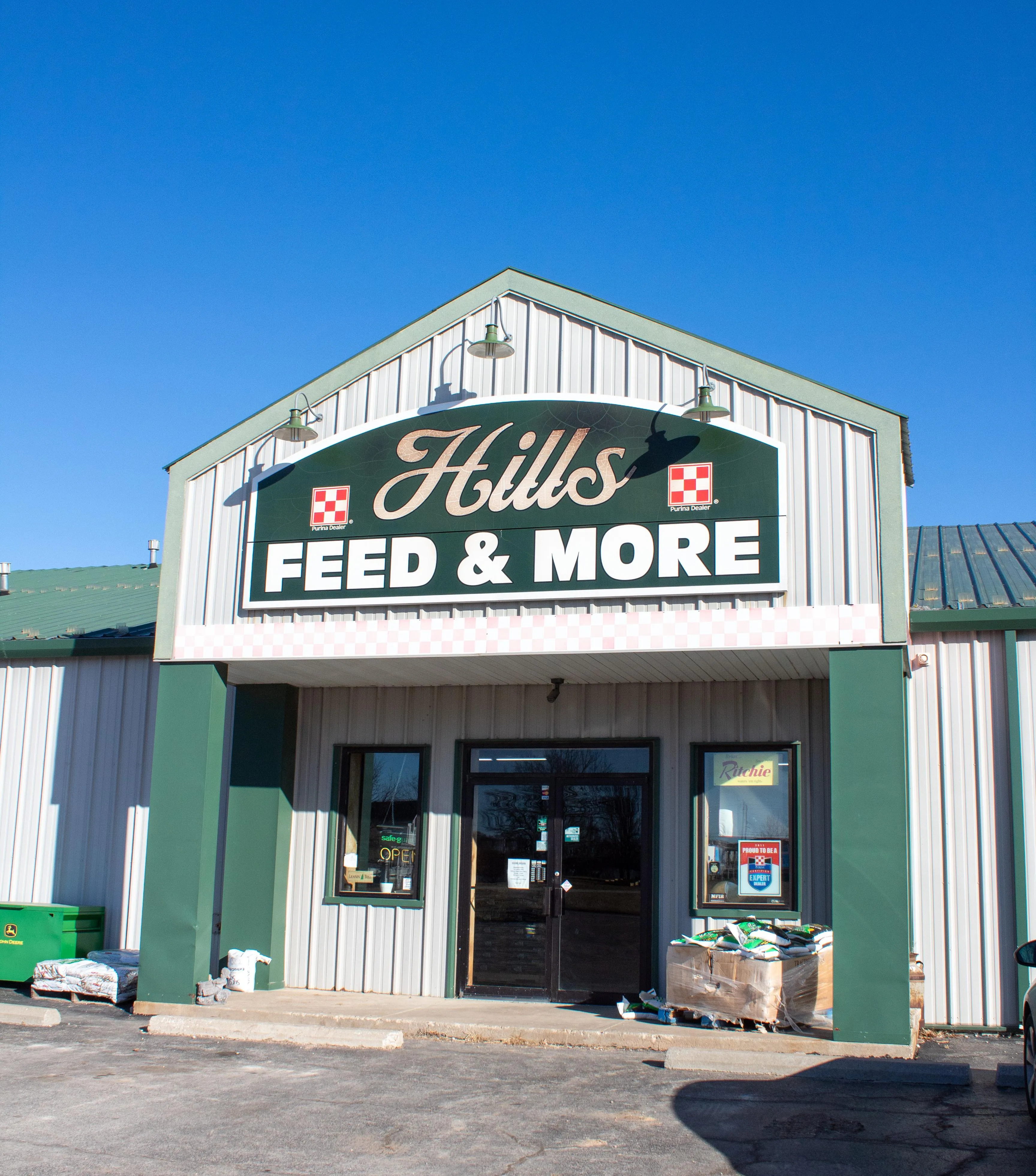 Hills Feed and More