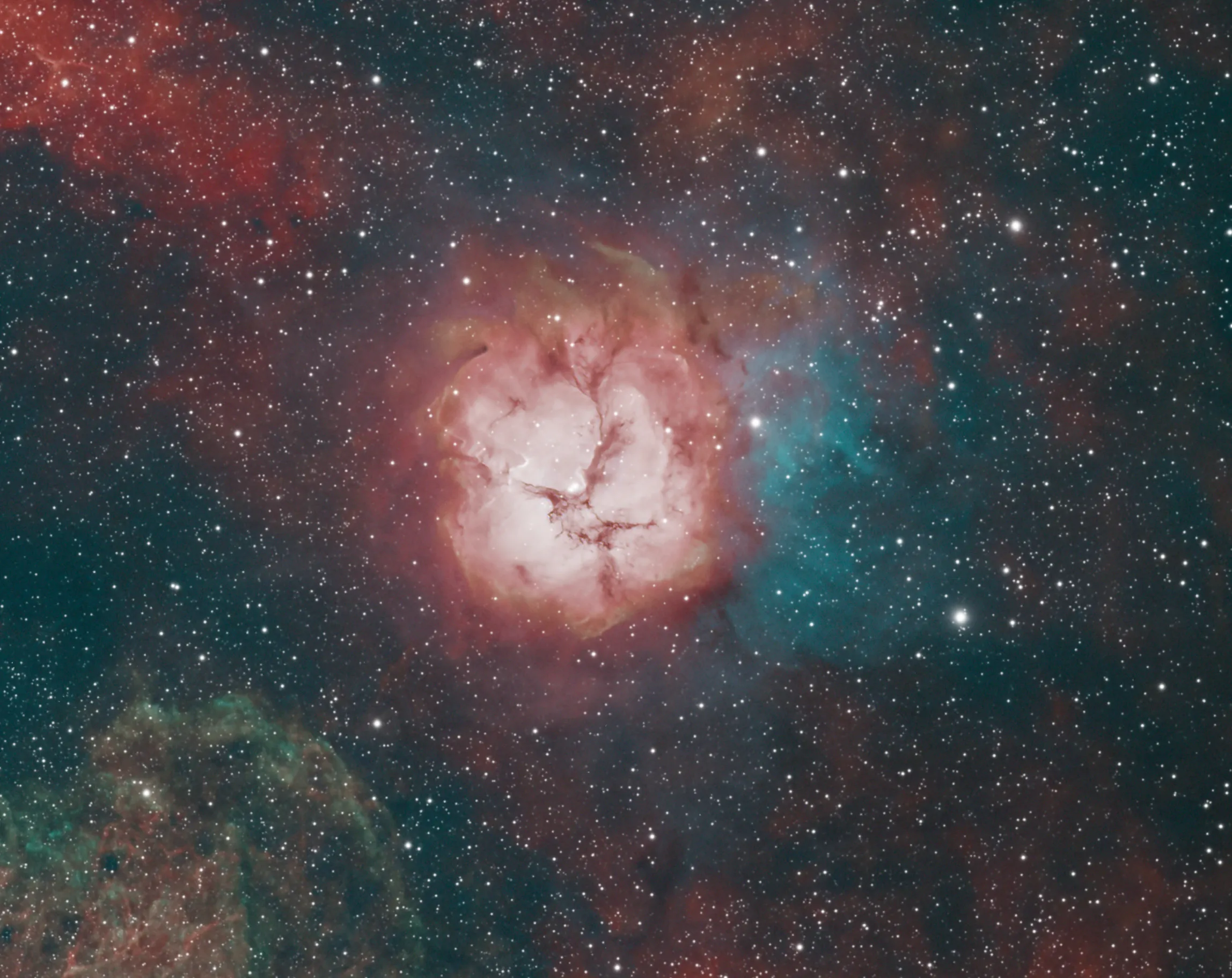 Trifid Nebula zoom in